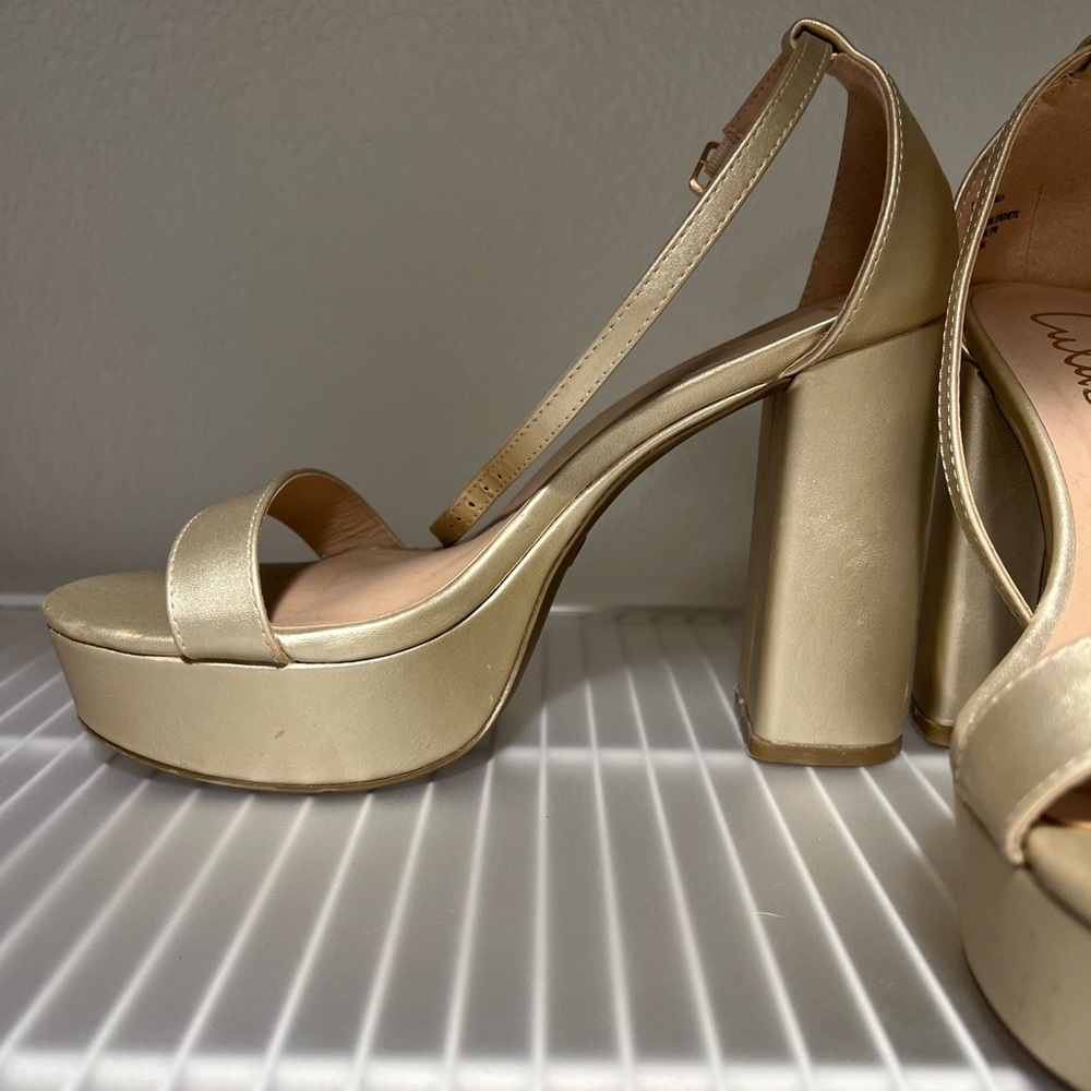 Lulu’s Gold Platform Heels